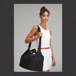 Lululemon- 3 in 1 duffle bag 30L